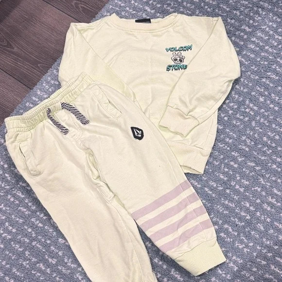 Volcom Kids Set - Picture 1 of 4